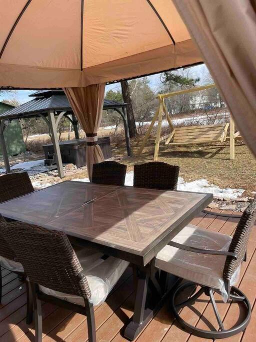 Quiet Private House W Hot Tub/Fire Pit/Games Villa Blakeslee Exteriör bild